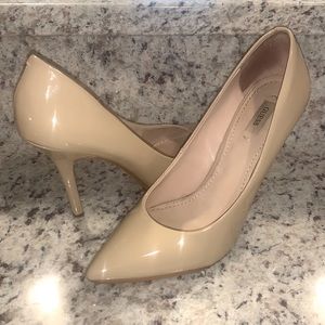 Guess Nude Pump
